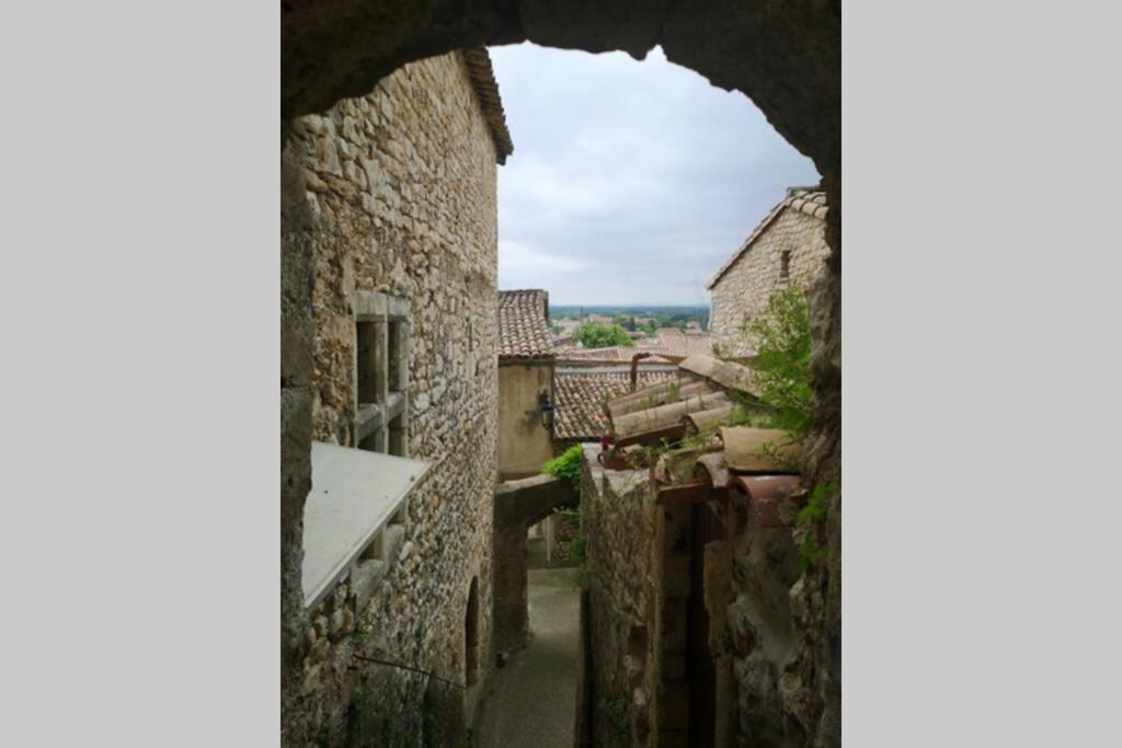 maison de village meublée avec terrasse Donzère Extérieur photo