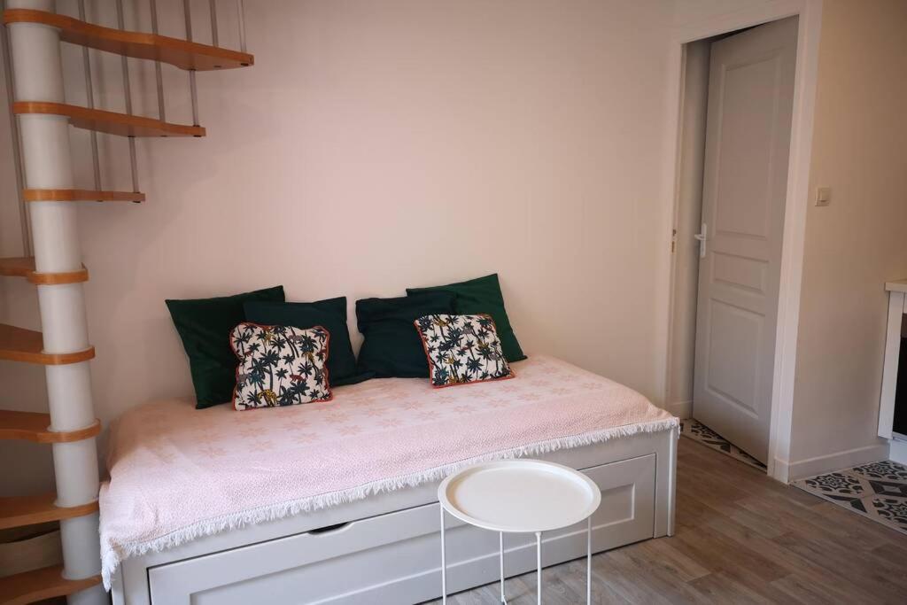 maison de village meublée avec terrasse Donzère Extérieur photo