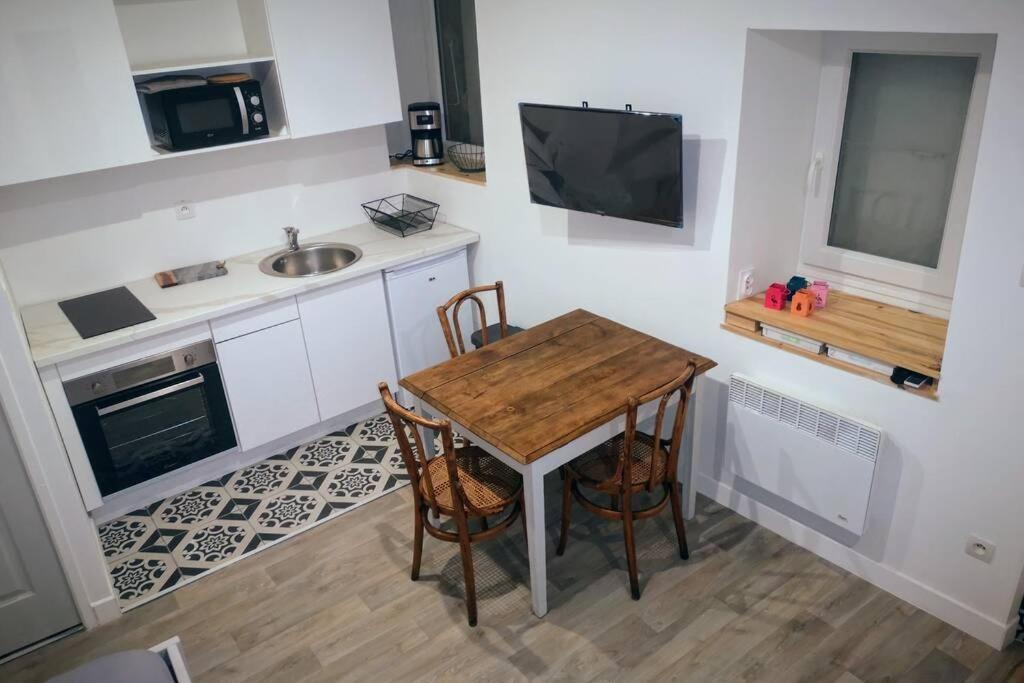 maison de village meublée avec terrasse Donzère Extérieur photo