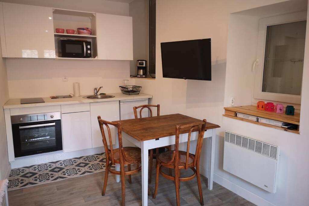 maison de village meublée avec terrasse Donzère Extérieur photo