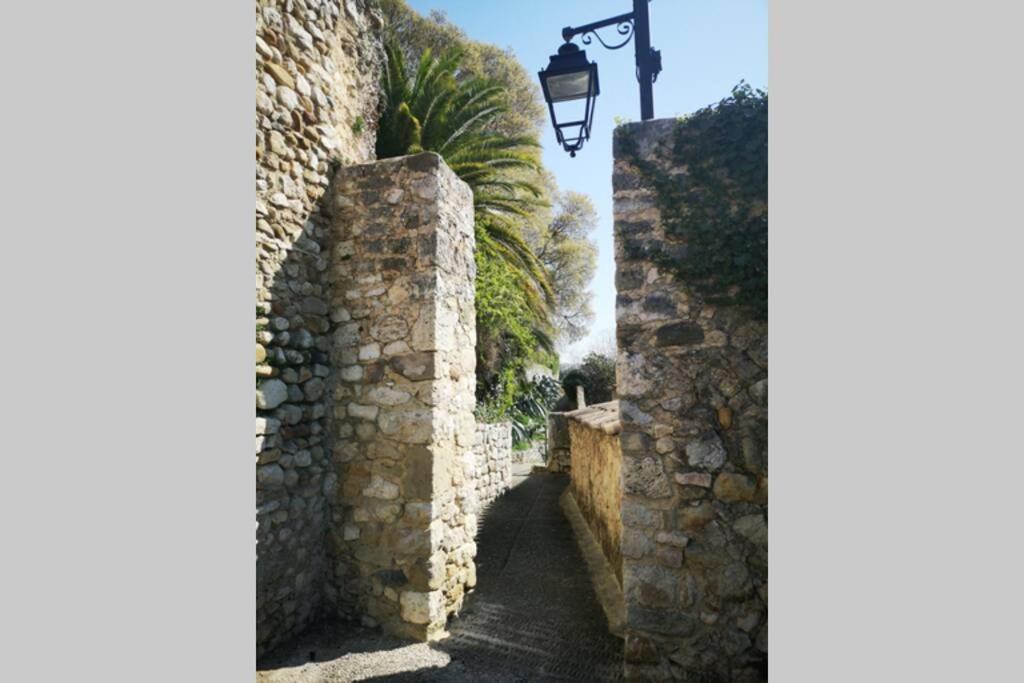 maison de village meublée avec terrasse Donzère Extérieur photo